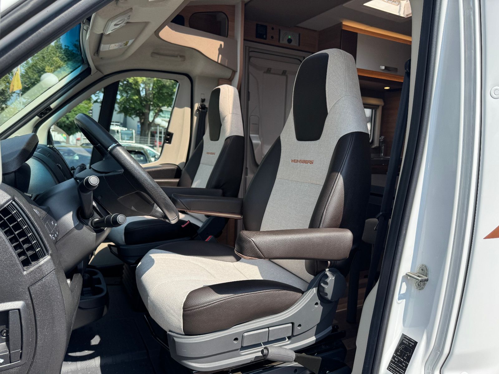 Fahrzeugabbildung Weinsberg CaraCompact 600 MEG EDITION PEPPER NAVI KAMERA
