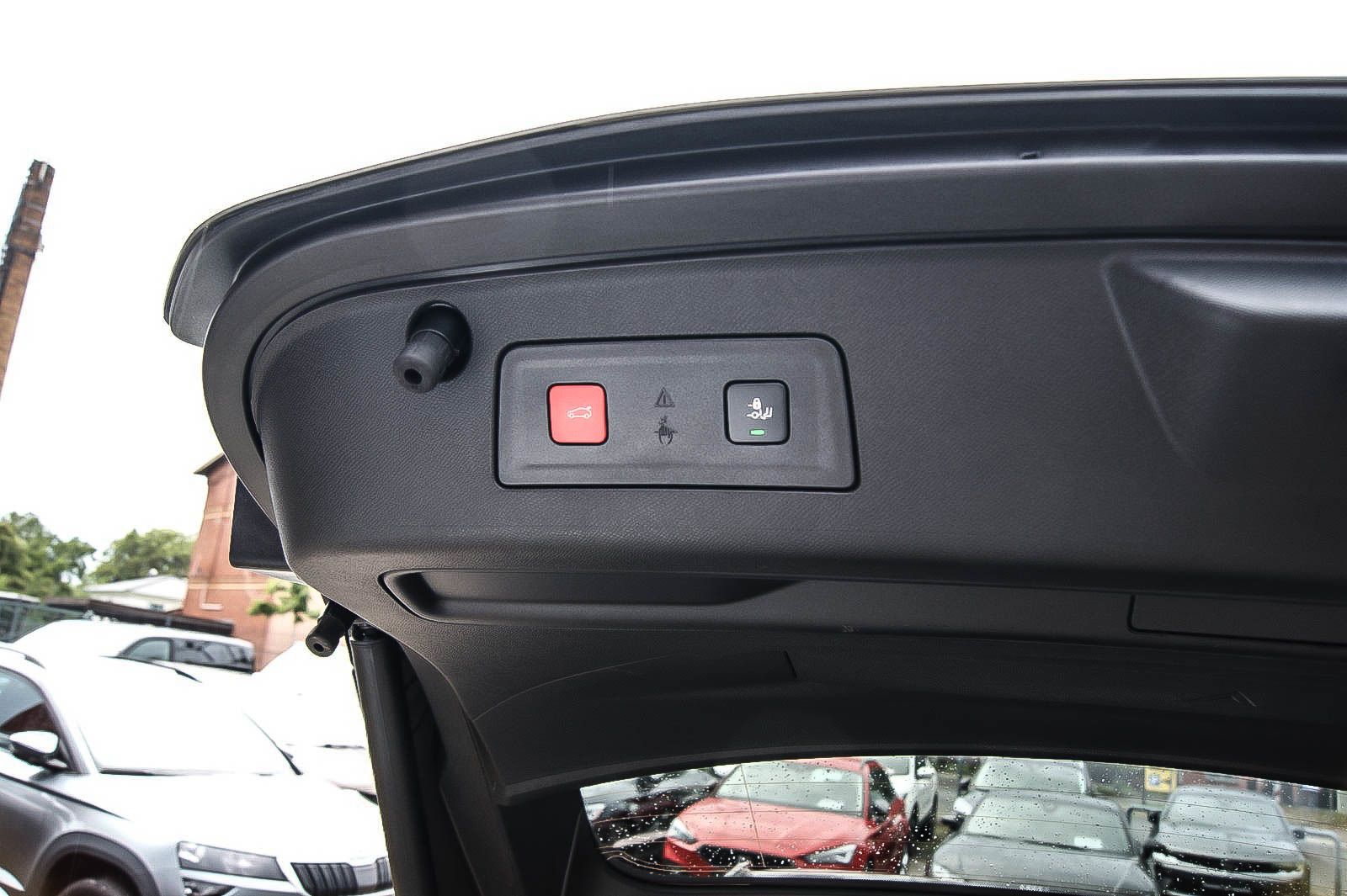 Fahrzeugabbildung Peugeot 508 SW Hybrid 225 Allure NEUES MODELL LED 1.HAND