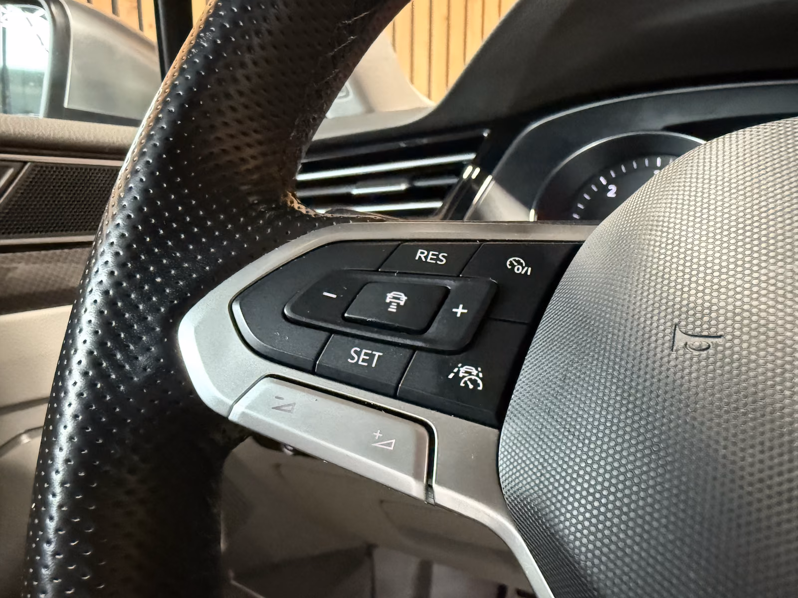 Volkswagen Passat 2,0 TDI 4M DSG Navi*360*Pano*AHK, миниатюра 22