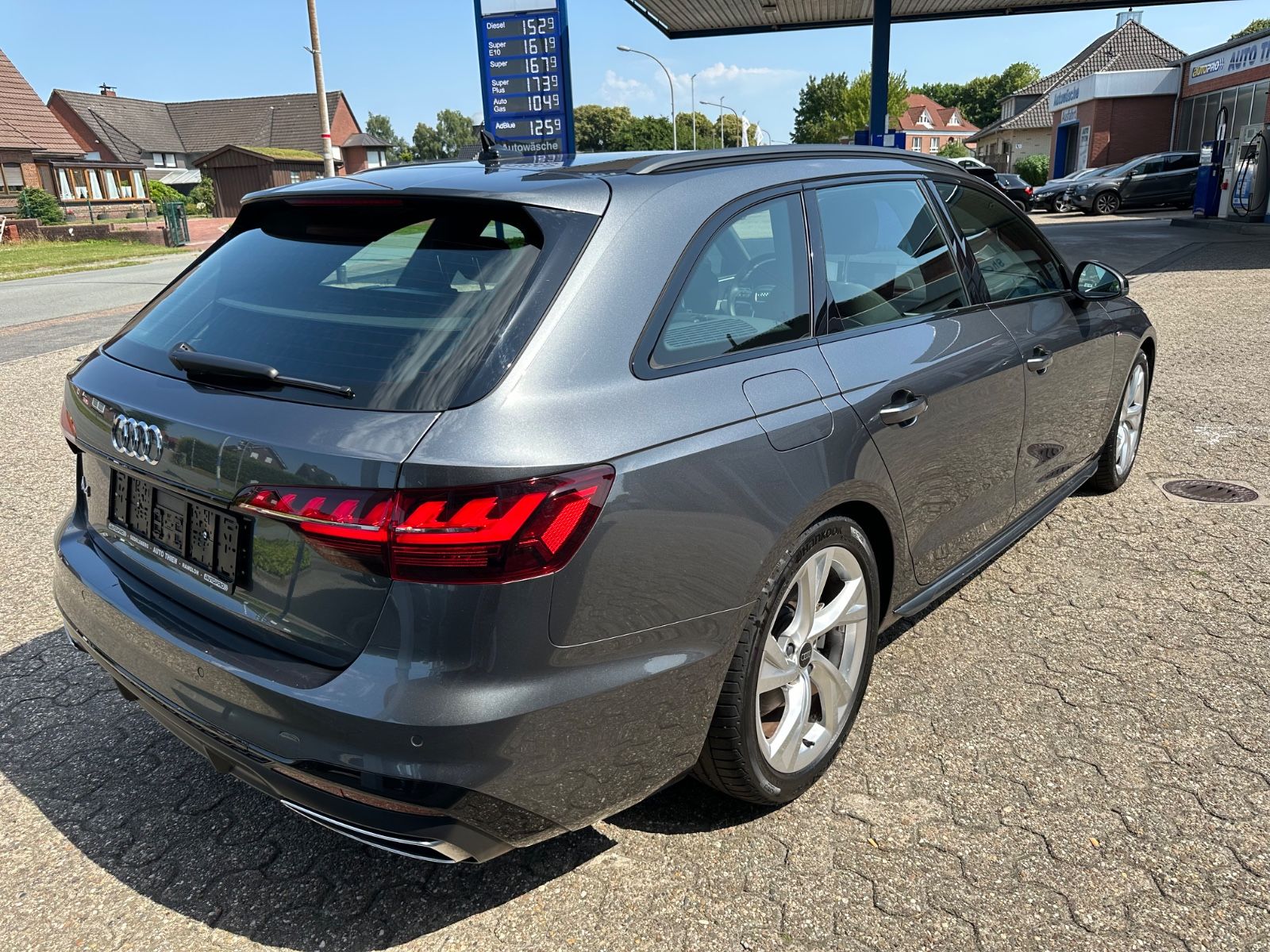 Fahrzeugabbildung Audi A4 Avant 40 TDI S line S-Tron Pano/Navi/GRA/LED