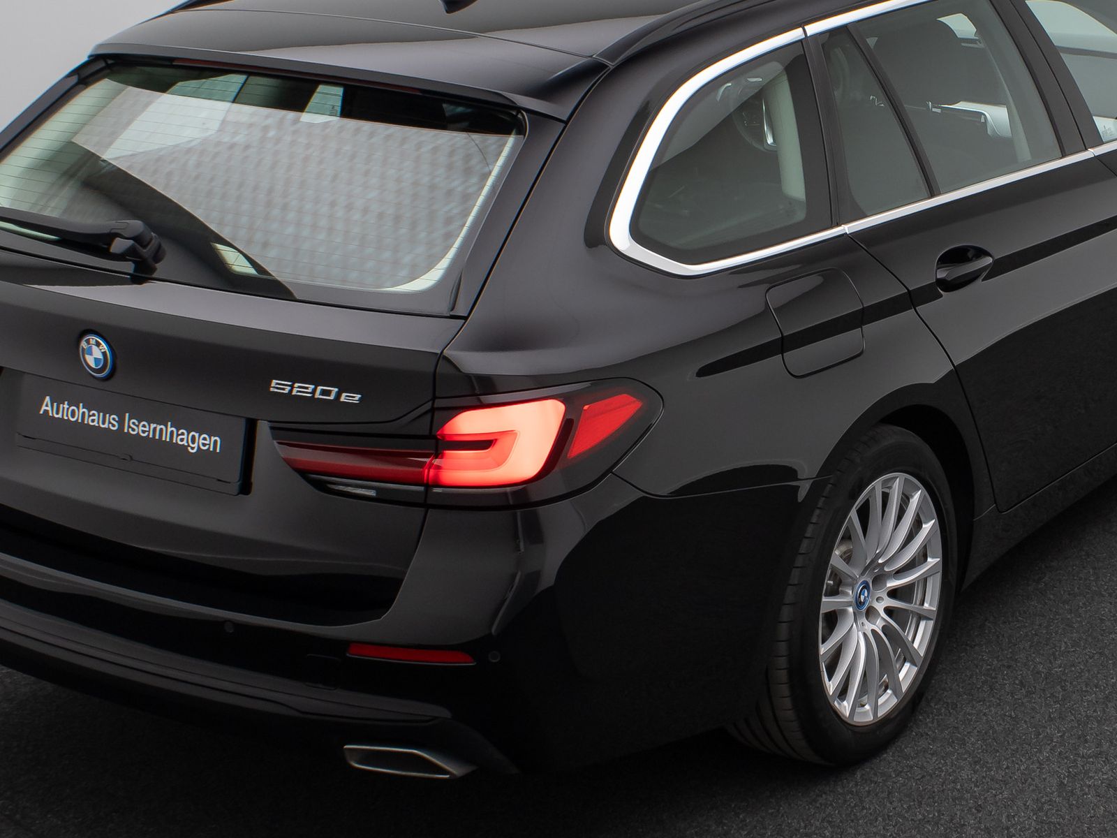 Fahrzeugabbildung BMW 520e Alarm Komfort PDC DAB GeschwindigReg 18Zoll