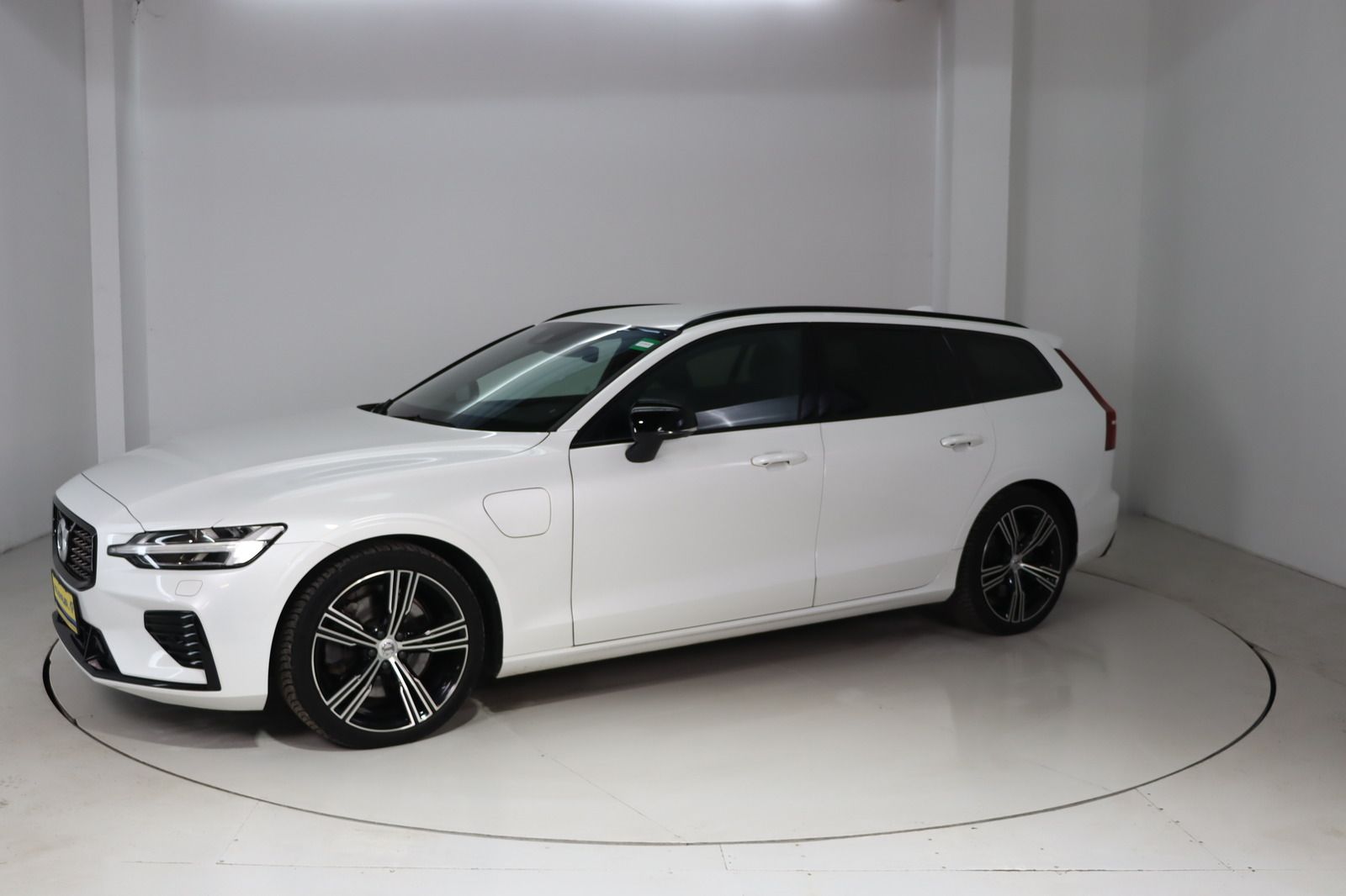 Fahrzeugabbildung Volvo V60 Kombi T8 R-Line AWD Recharge R Design Rechar