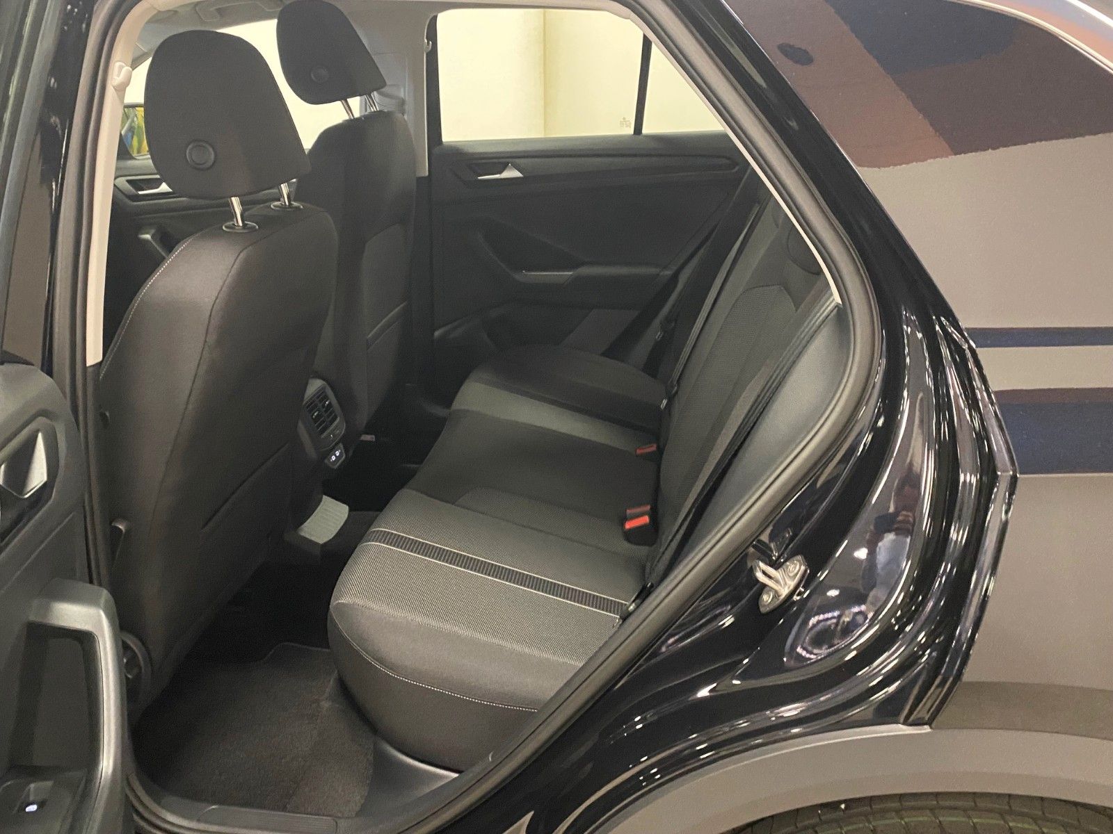 Fahrzeugabbildung Volkswagen T-Roc 1.0 TSI "LIFE"+KAMERA+ACC+PDC+16"ALU++APP+