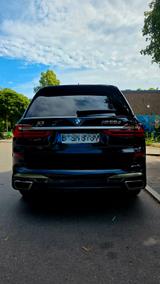 BMW X7 M50d 2020 | Vollausstattung | - schwarze BMW X7 M50