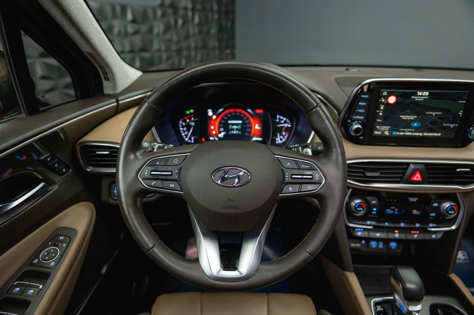 Fahrzeugabbildung Hyundai SANTA FE Premium 4WD 8G *Pano*360*LED*ACC*HUD*