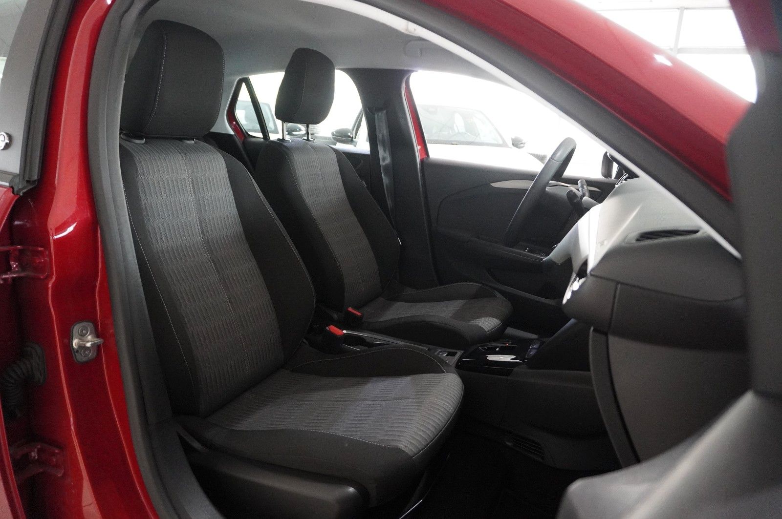 Fahrzeugabbildung Opel Corsa-e F EDITION 3-PHASIG NAVI/KAMERA/SHZ/DAB+