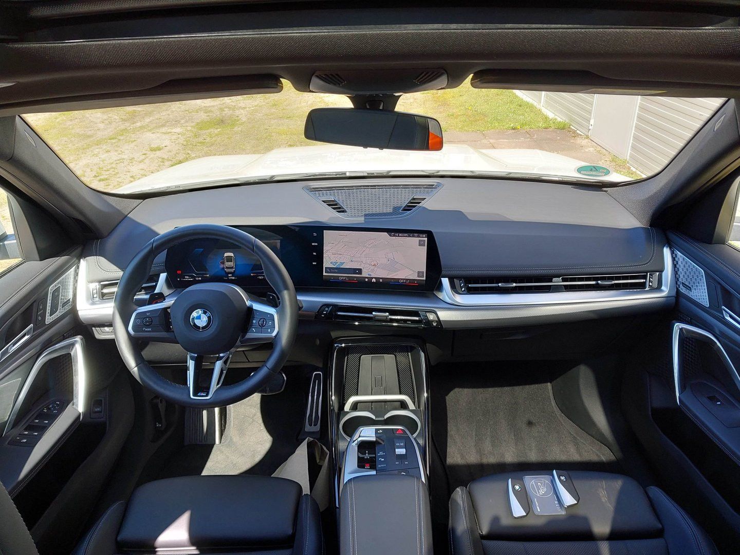 Fahrzeugabbildung BMW X1 18 i sDrive M Sport Pano LED Leder h/k Memory