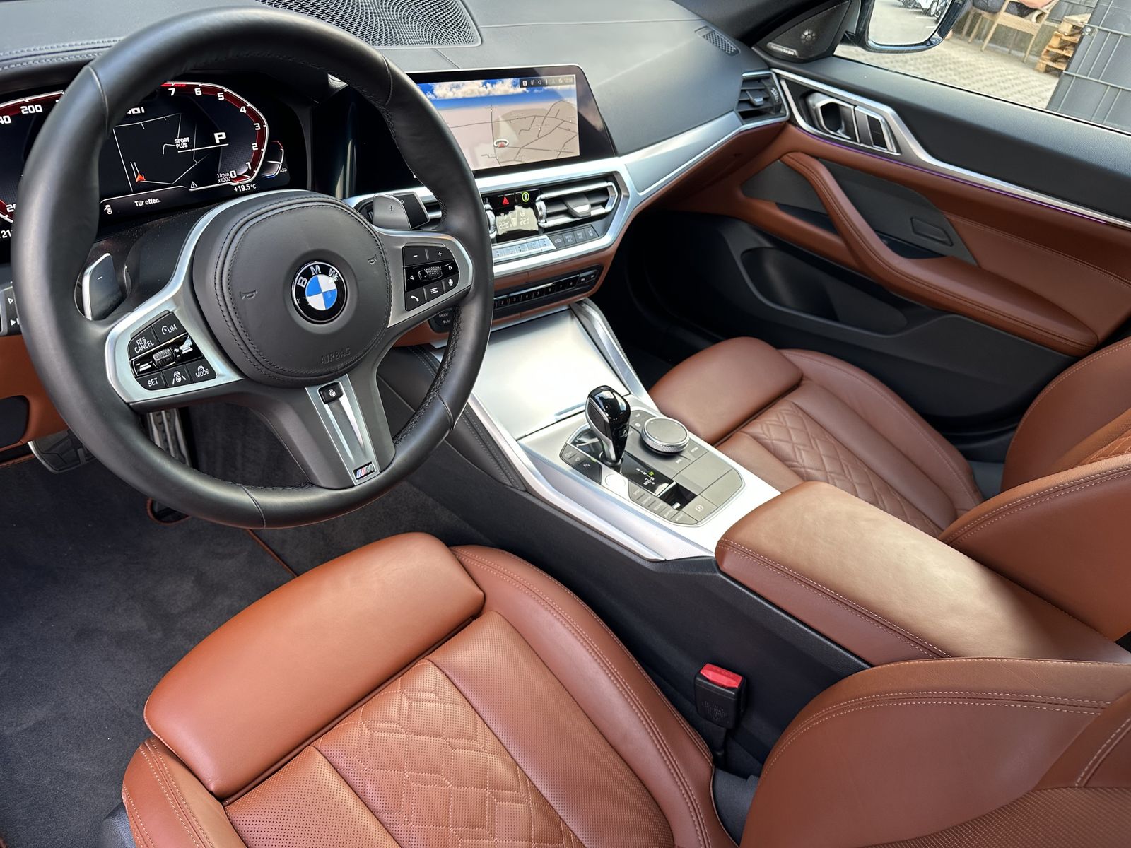 Fahrzeugabbildung BMW M440i Gran Coupé xDrive NAV+LASER+360°+20ZO+HUD