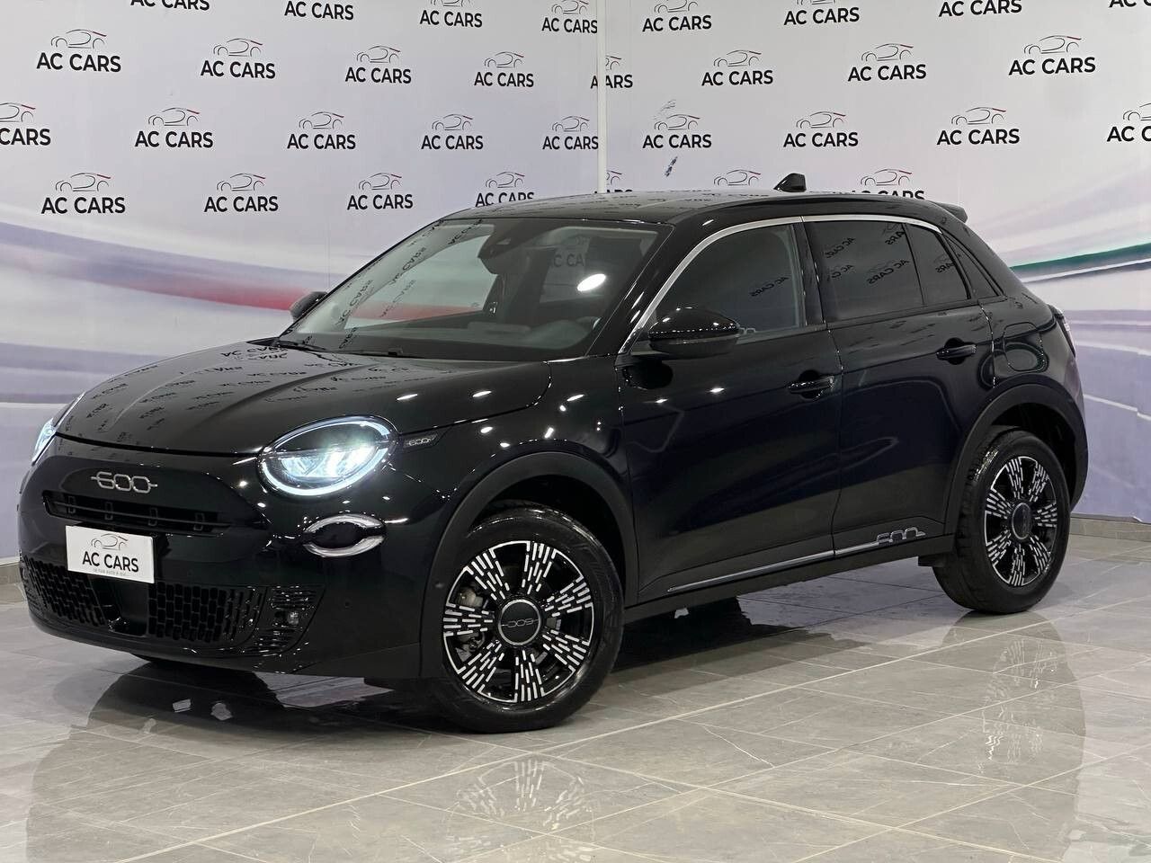 Fiat 600 Hybrid 110 CV DCT MHEV La Prima imagem 3