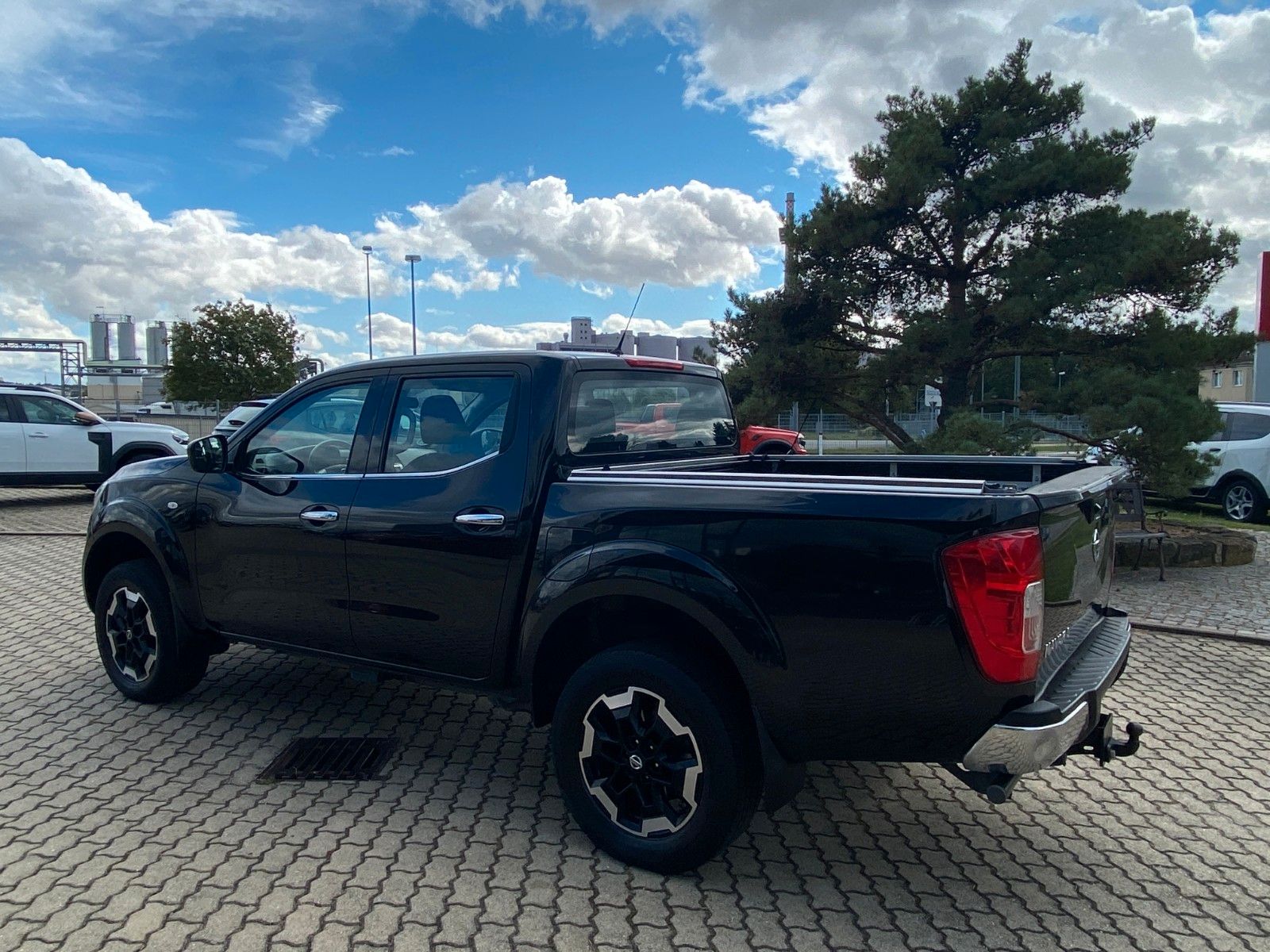 Fahrzeugabbildung Nissan Navara NP300  Double Cab 4x4