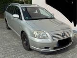 Toyota Avensis Combi 2.0 D-4D - - Toyota Avensis aus 2004 mit Diesel-Antrieb