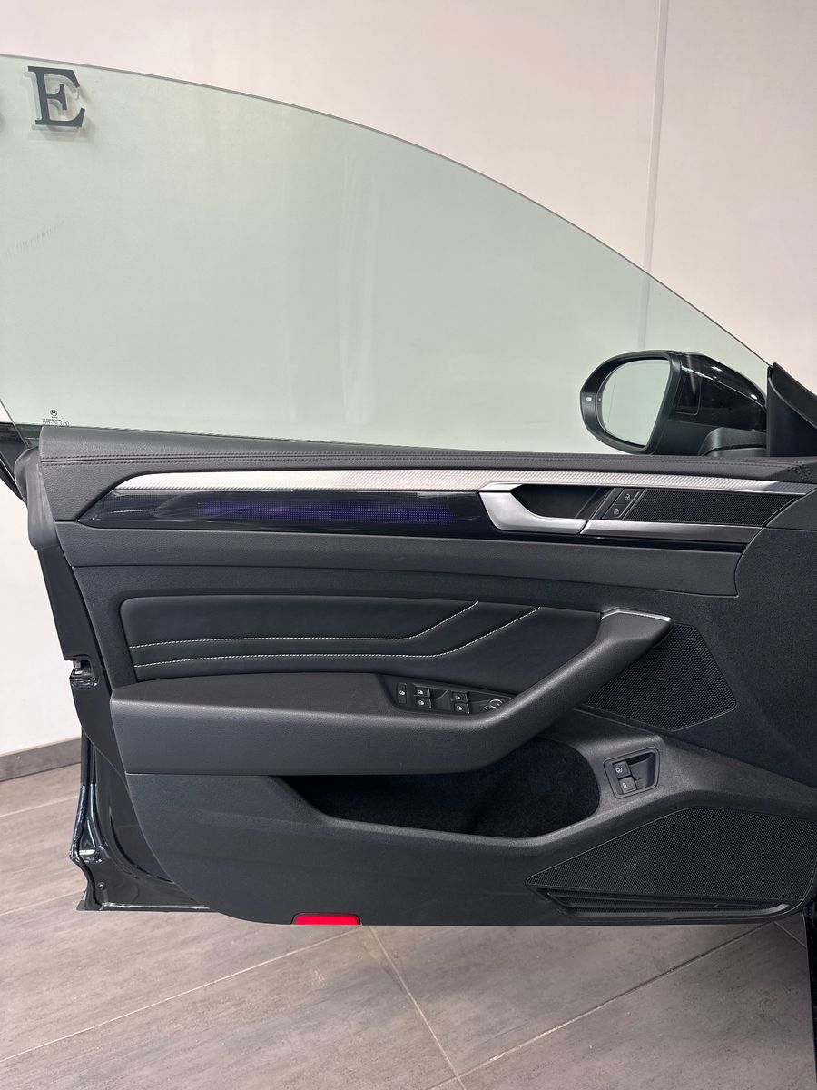 Fahrzeugabbildung Volkswagen Arteon SB 1.4 eHybrid GTE R-Line NAV+LED+360°