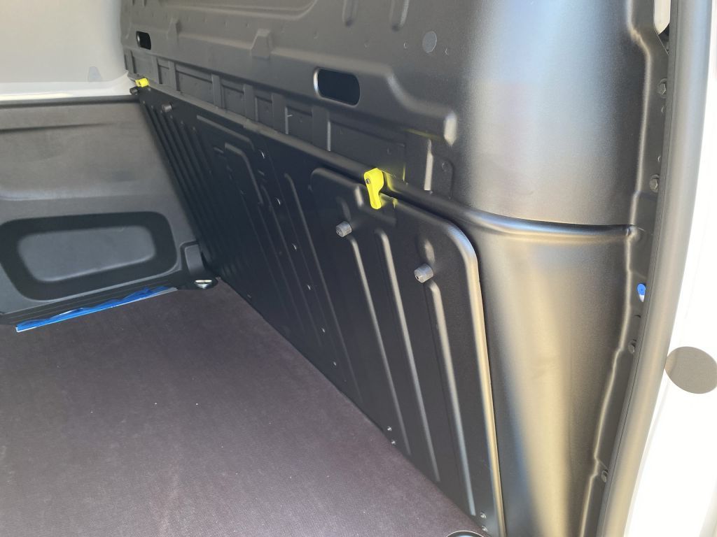 Fahrzeugabbildung Citroën Berlingo 1.5 Diesel 100 M *3 Sitze*Navi*Winterp*