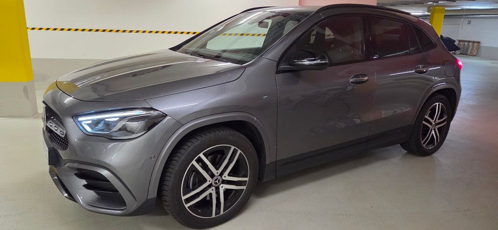 Mercedes-Benz GLA 220