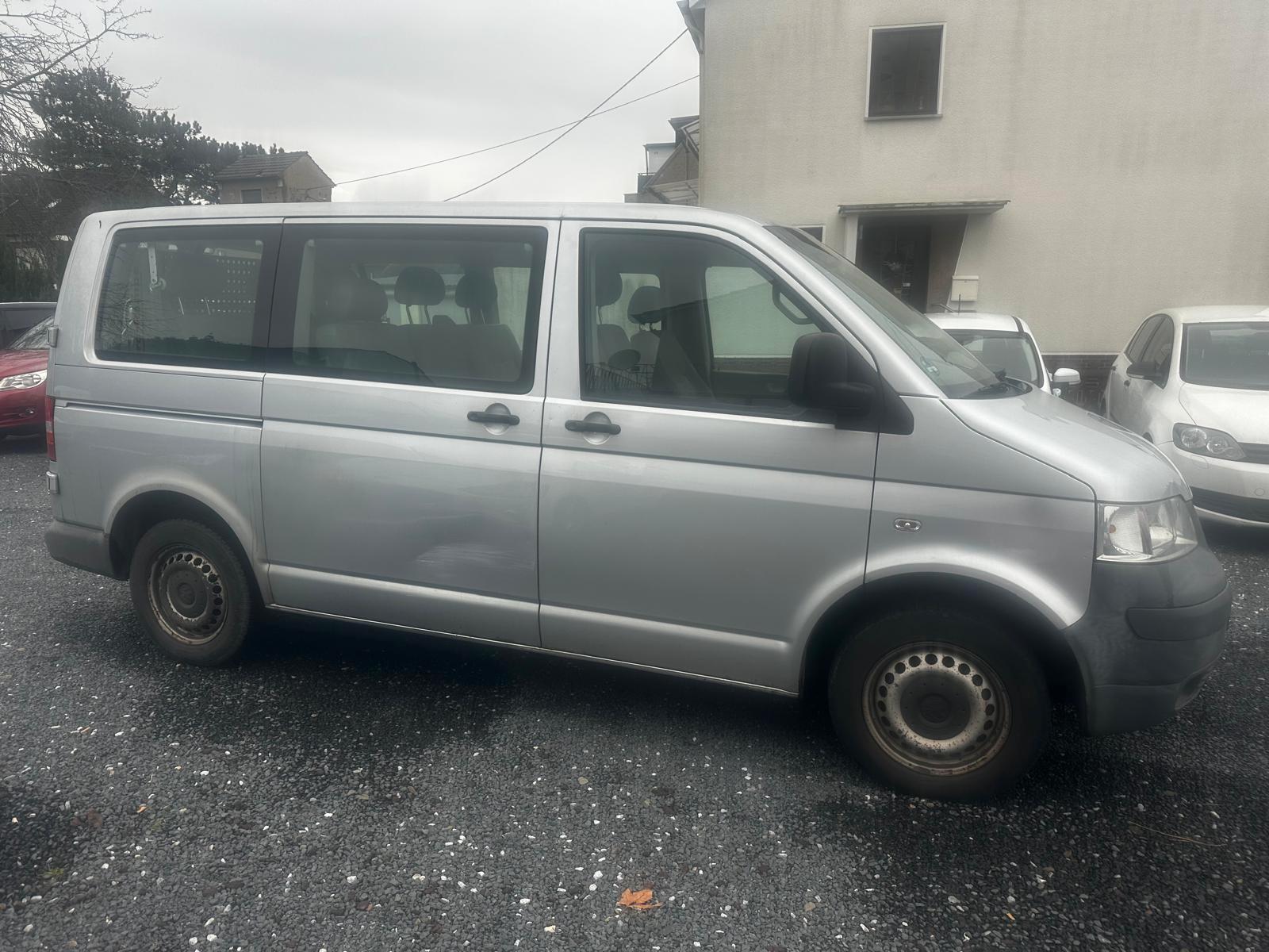 Volkswagen T5 Transporter Caravelle- Behindertenumbau