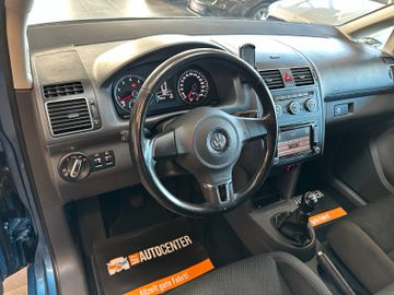 MYAUTOCENTER – Gebraucht- und Jahreswagen mit Werkstattservice in Pfaffenhofen Volkswagen Touran*7-Sitzer*TEMPO*2ZONEN*SitzHZ*PDC*TÜV 528
