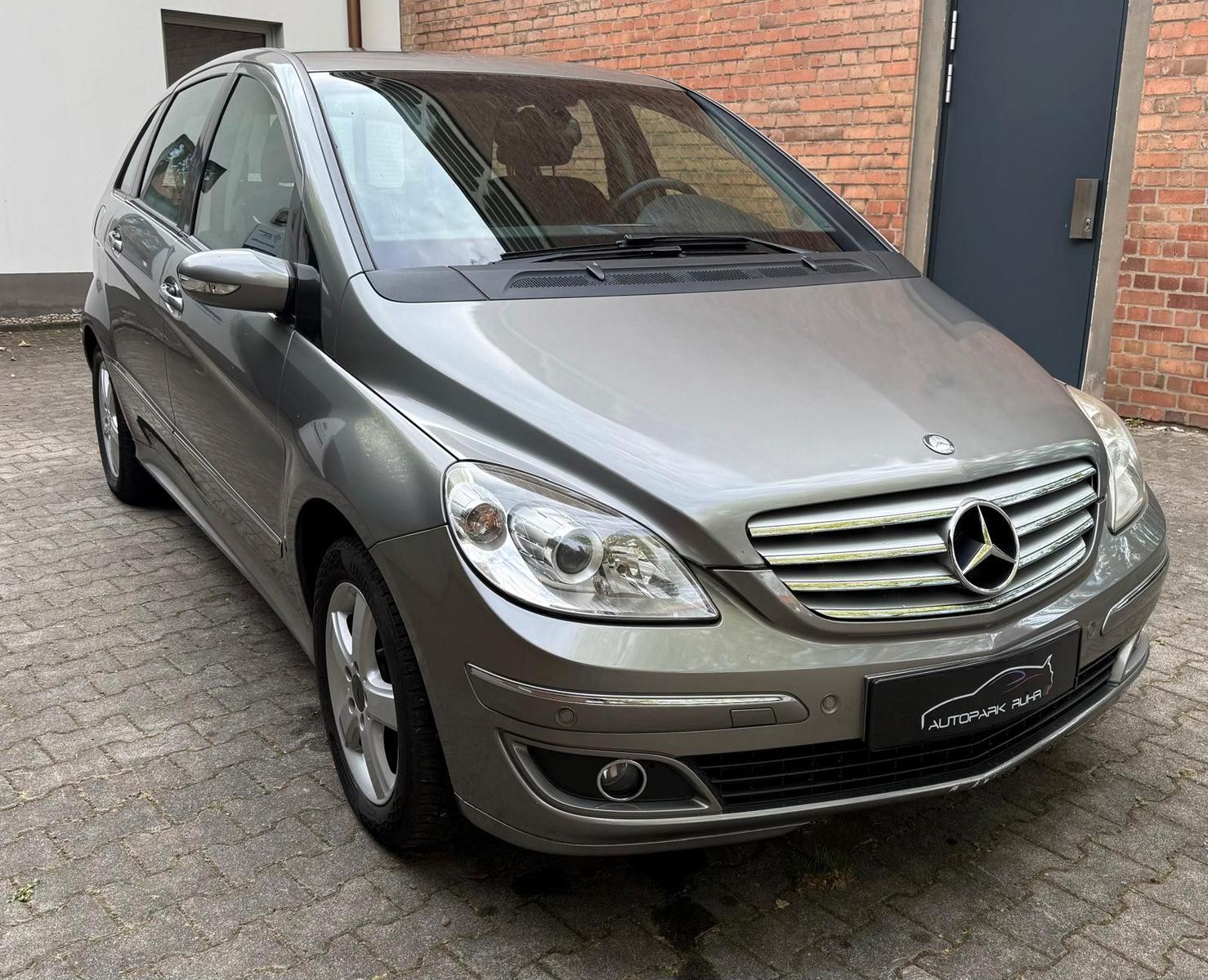 Mercedes-Benz B 150  AUTOMATIK/TÜV NEU