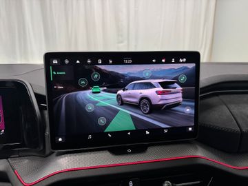 Skoda Kodiaq 2.0 TDI 4x4 Sportline Pano AHK 7-Sitze