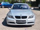 BMW 318 3 Limousine 318 i *NEUE TÜV* - silberne BMW 318