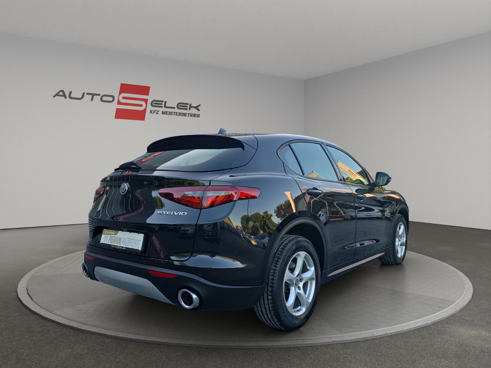 Fahrzeugabbildung Alfa Romeo Stelvio Super Q4 NAVI LEDER AUTOMATIK M+S
