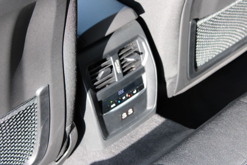 BMW 320 d xDrive Touring NAVI SHZ LED PDC AUT LIVE