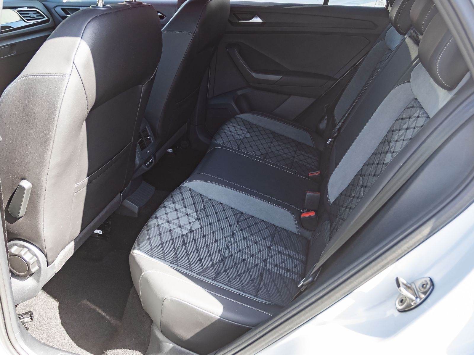 Volkswagen T-Roc - Bild 19