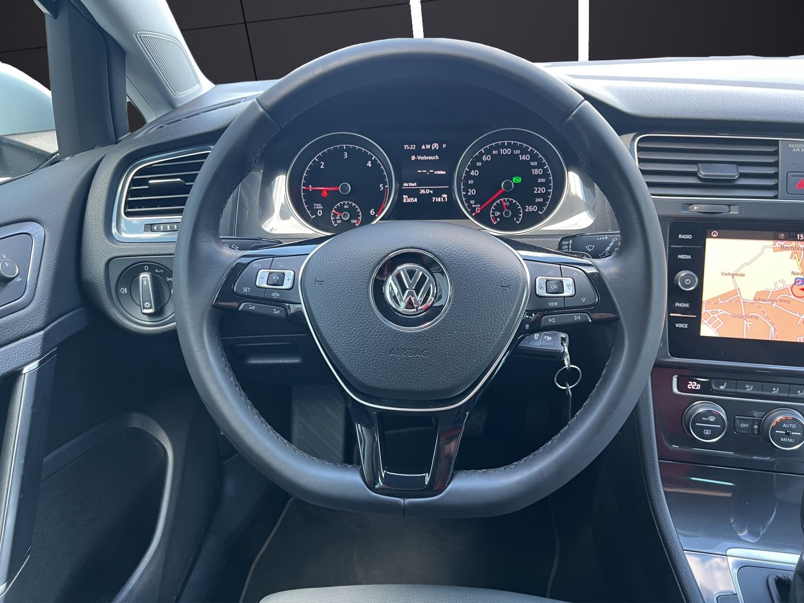 Fahrzeugabbildung Volkswagen Golf VII Variant TDI R-Line  DSG Navi ACC RFK SH