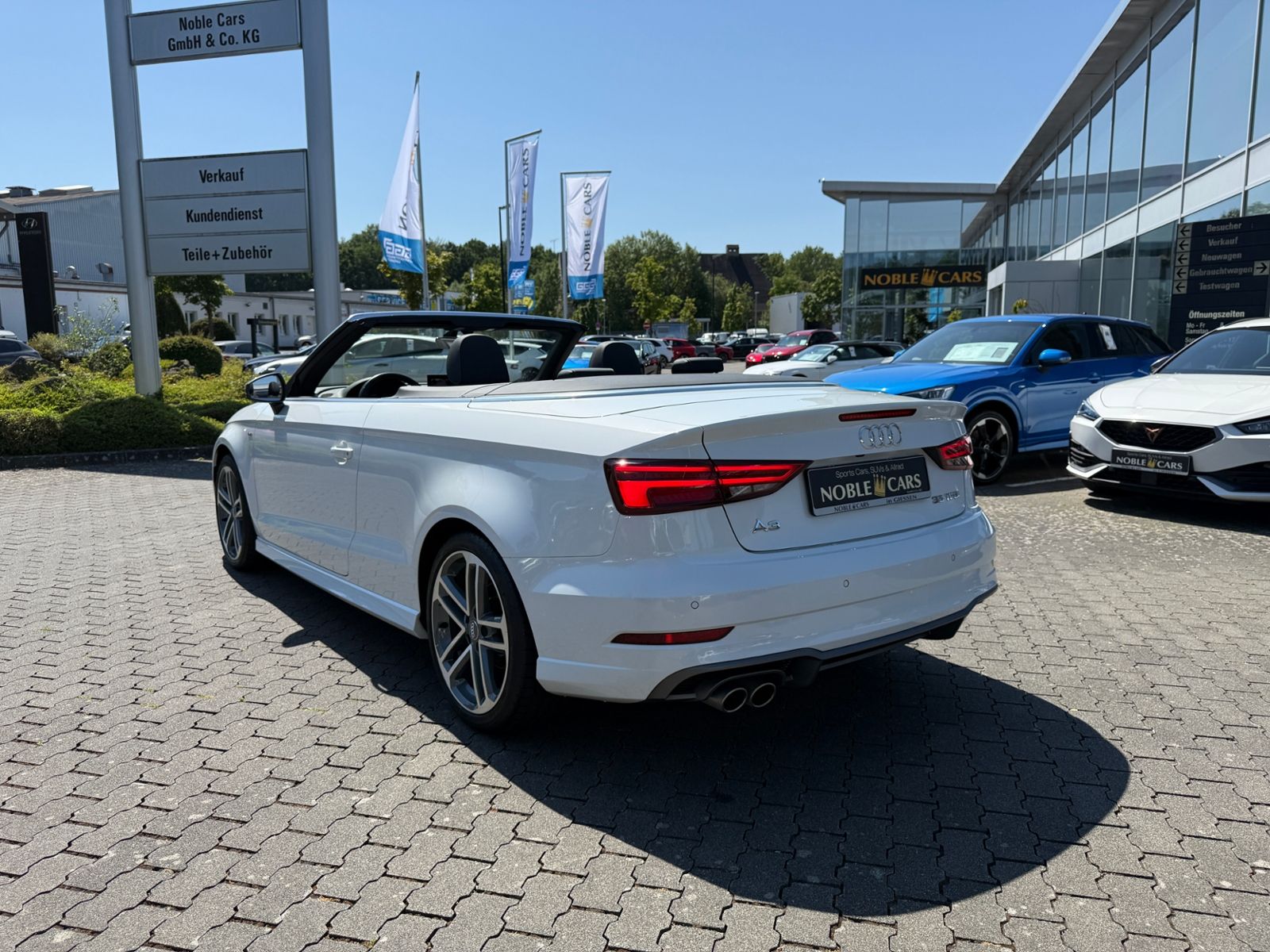 Fahrzeugabbildung Audi A3 Cabriolet S line 35 TFSI KAM LED NAVI