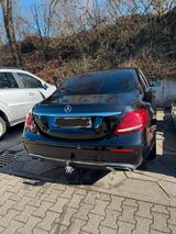 Mercedes-Benz E 200 Autom. - - Mercedes-Benz E 200: Schwarz, Soundsystem, Limousine