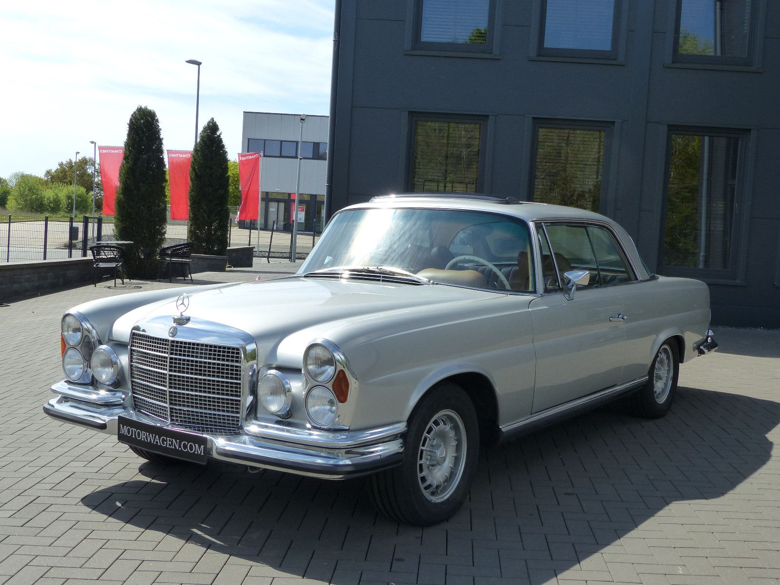 Fahrzeugabbildung Mercedes-Benz 280 SE 3,5 Coupe W 111