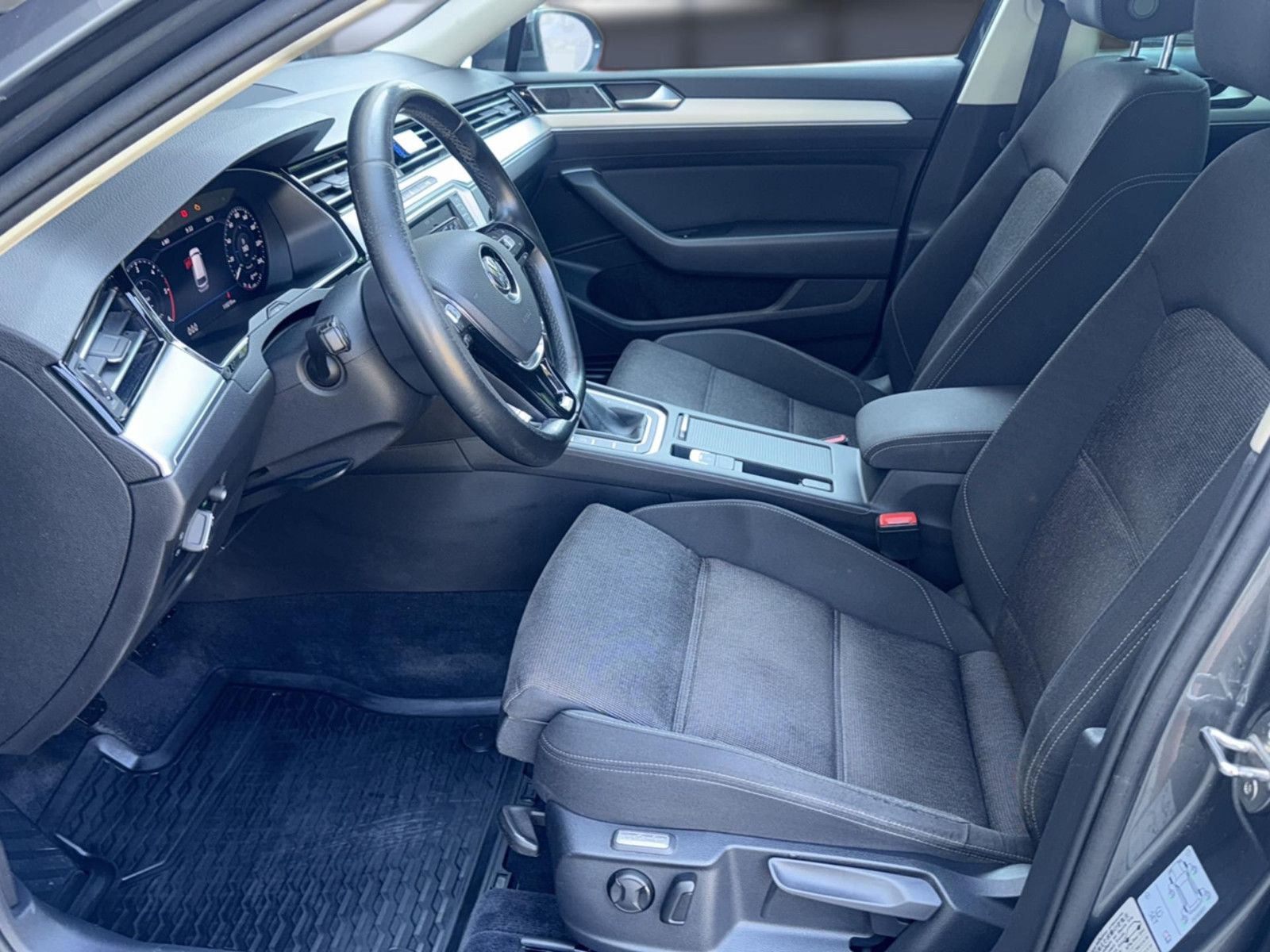 Fahrzeugabbildung Volkswagen Passat Variant  2.0 TDI / unfallfrei