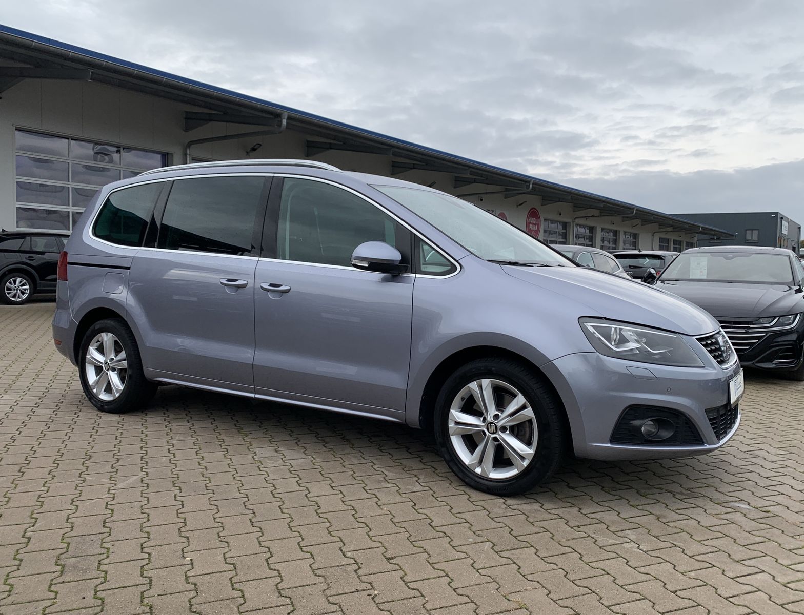 Fahrzeugabbildung SEAT Alhambra 2.0 TDI*Xcellence*AHK*LED*Cam*Navi*PDC*