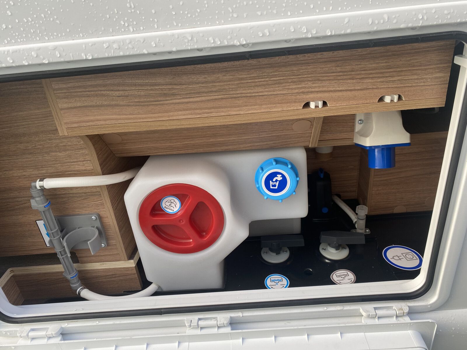 Fahrzeugabbildung Weinsberg CaraCompact Suite MB EDITION PEPPER 640 MEG