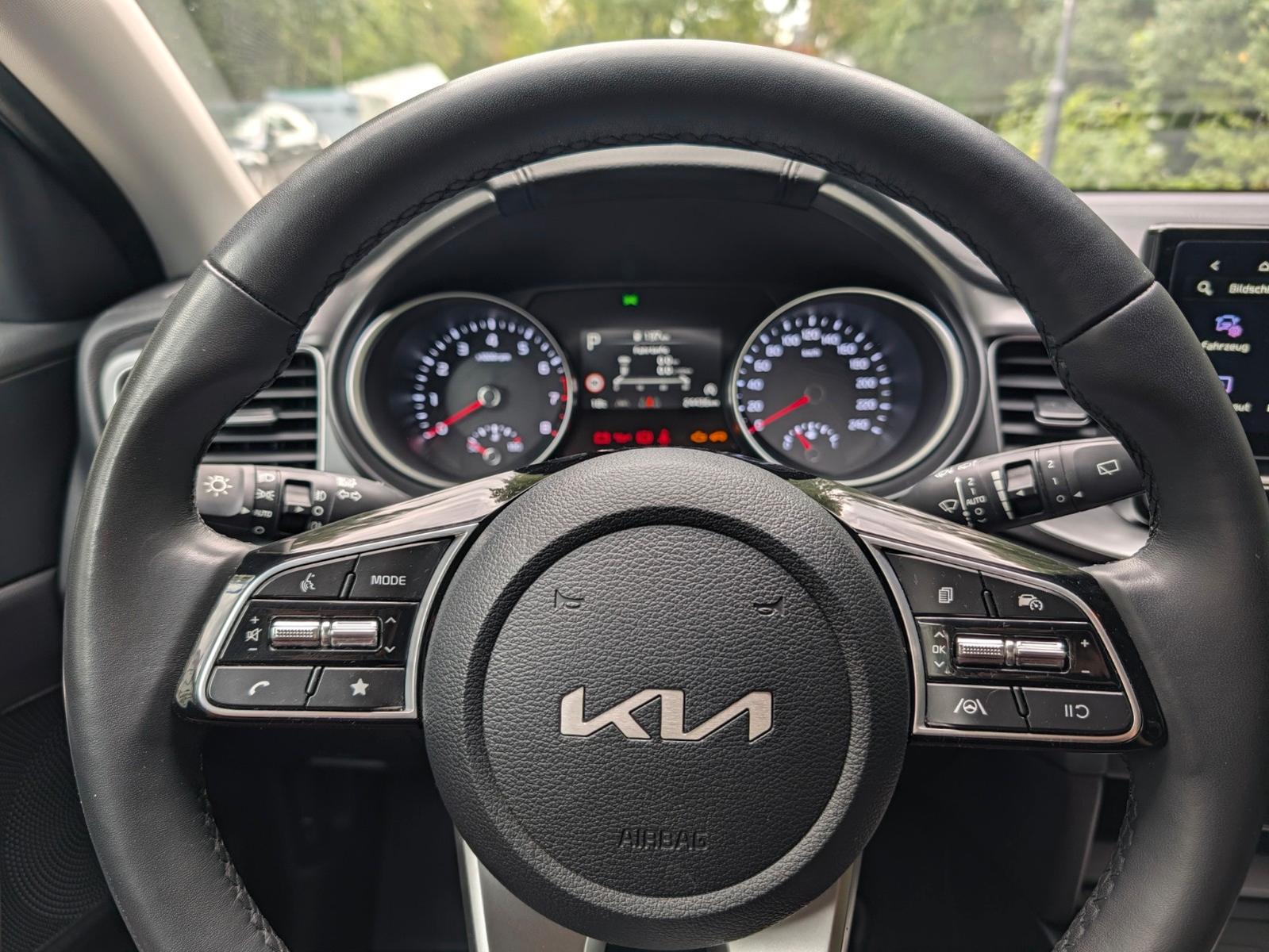 Kia cee'd SW 1.5 T-GDI DCT, AHK, LH, Keyless, 17 Zol