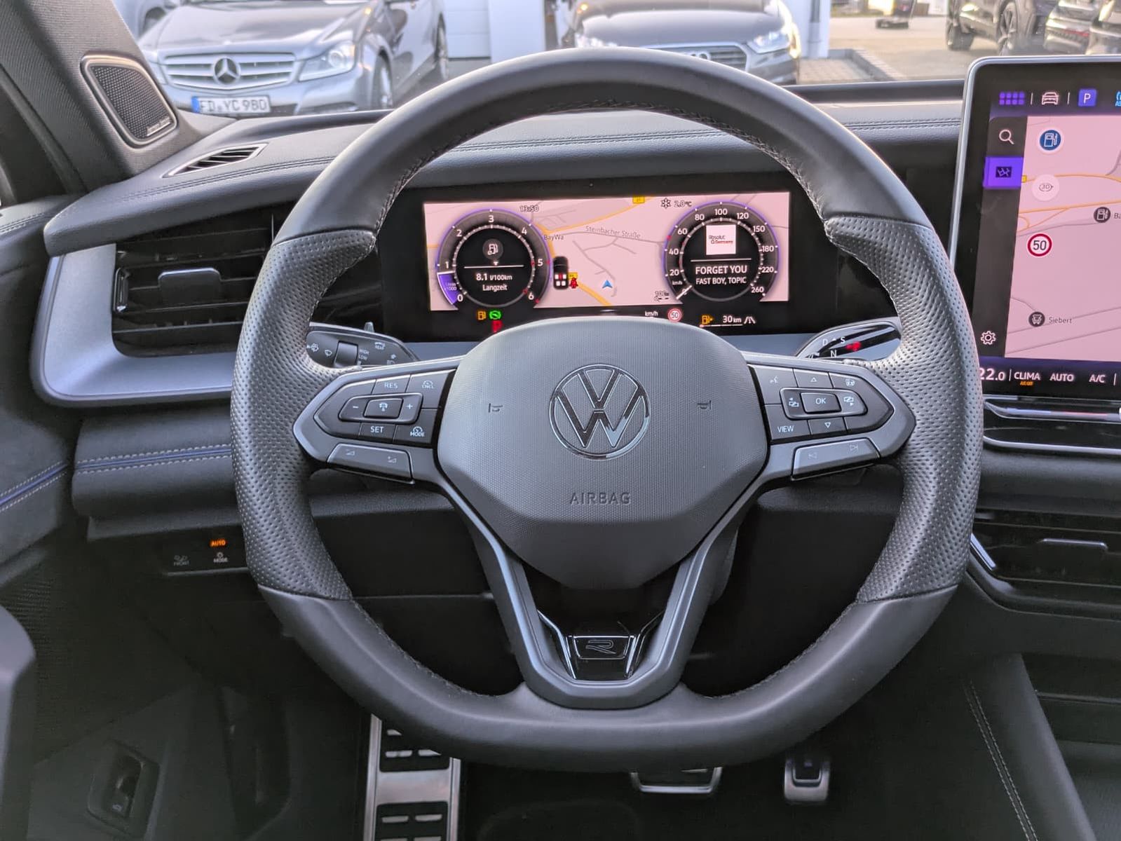 Fahrzeugabbildung Volkswagen Tayron 2.0 TDI 4M R-Line 7S*IQ-L.*PANO*HUD*AHK