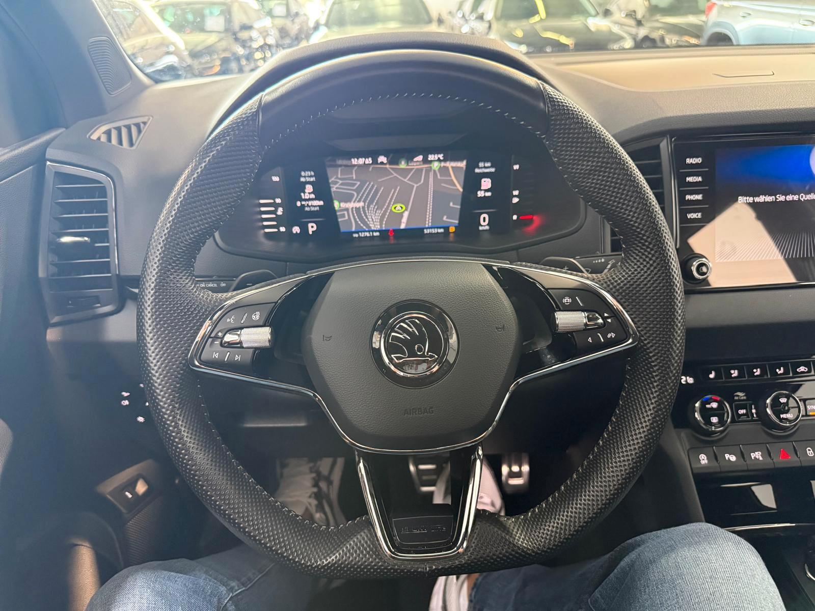 Skoda Karoq Sportline 4x4/KAMERA/LED/AHK/NAV