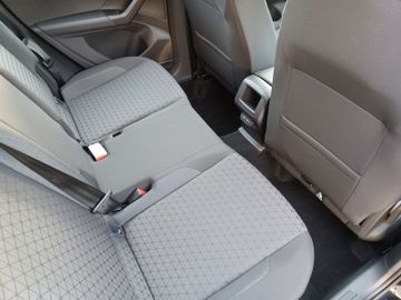 Fahrzeugabbildung Volkswagen T-Cross 1.0 TSI Life Einparkhilfe/Shzg/Alu16"