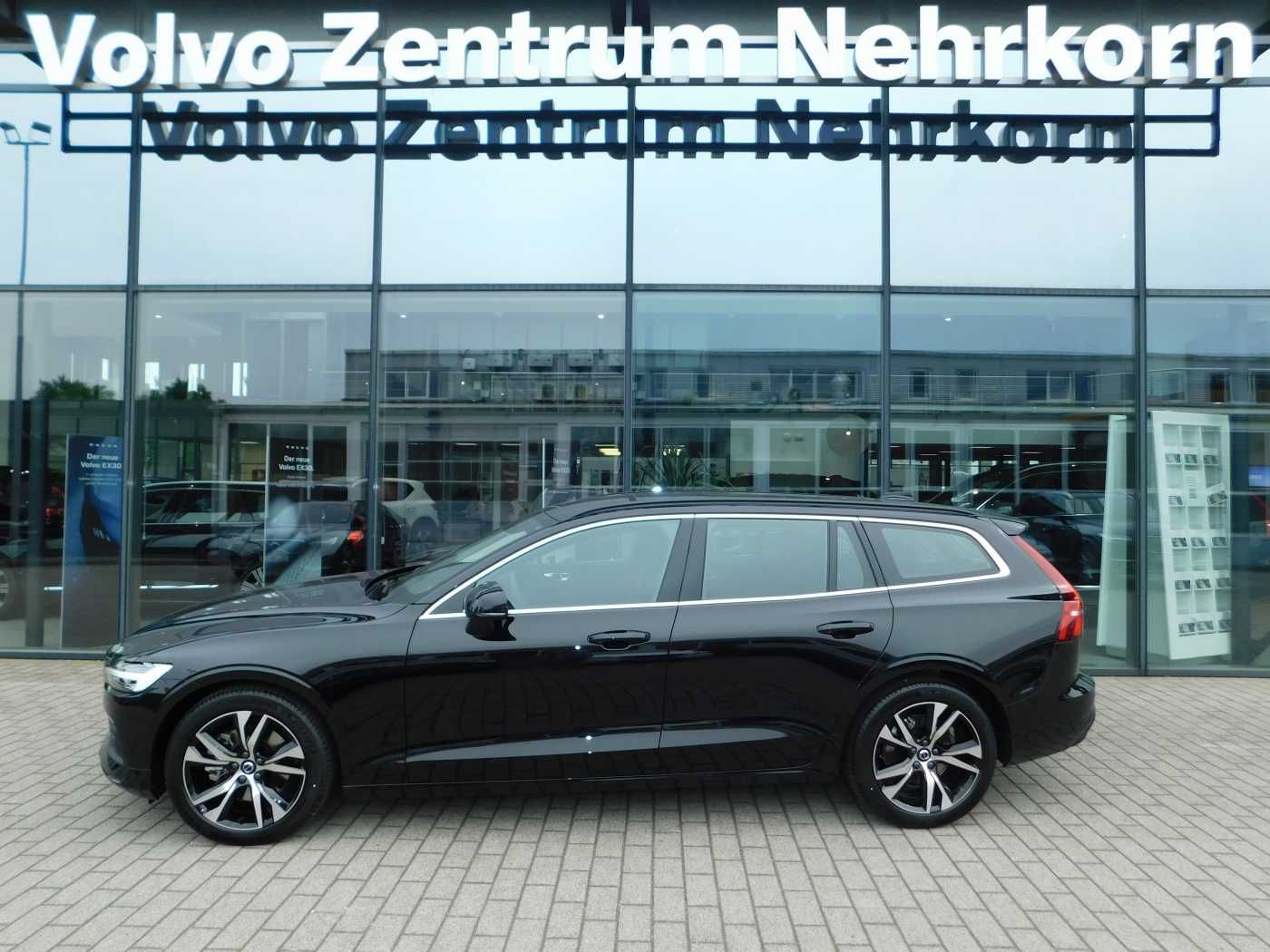 Fahrzeugabbildung Volvo V60 B3 Benzin Core 'Leder,ACC'