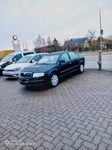 Skoda Superb 2.8l Maschine , schwarz - gebrauchte Skoda Superb aus dem Jahr 2002