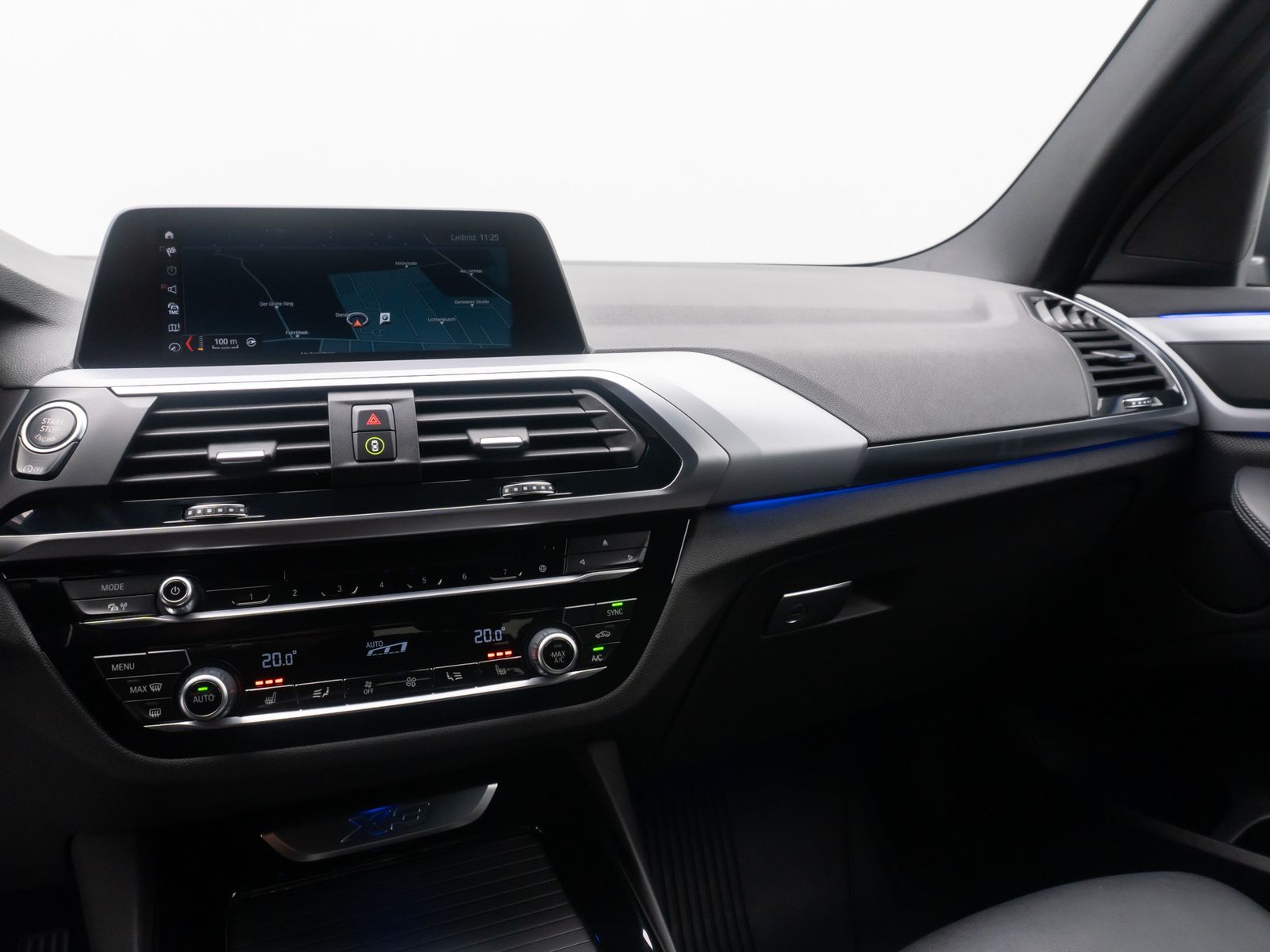 Fahrzeugabbildung BMW X3 xD20d Kamera HUD HiFi AHK Komfort Sport 19"
