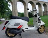 Vespa GTS 300 HPE Racing Sixties - VESPA SI