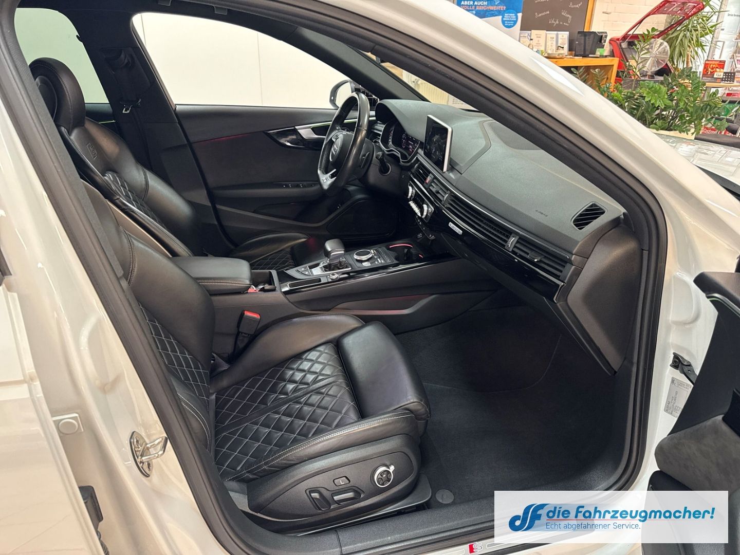 Fahrzeugabbildung Audi A4 Avant quattro sport 3.0 TDI S line S-line Spo
