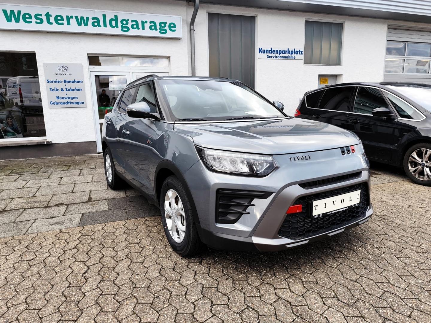 Ssangyong Tivoli Quarz 1,5L AT 4X4 NEUES MODELL, Navi,