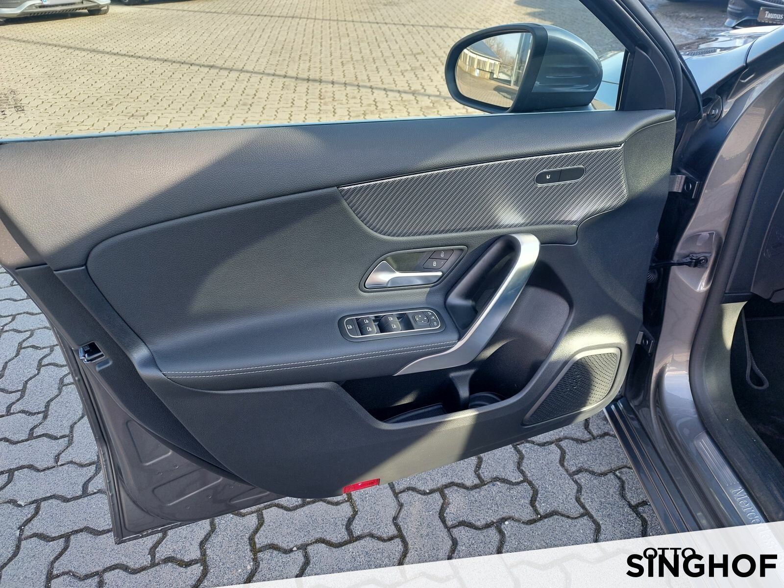 Fahrzeugabbildung Mercedes-Benz A 200 Progressive +Pano+LED+Rü Kam+MBUX+Winter+