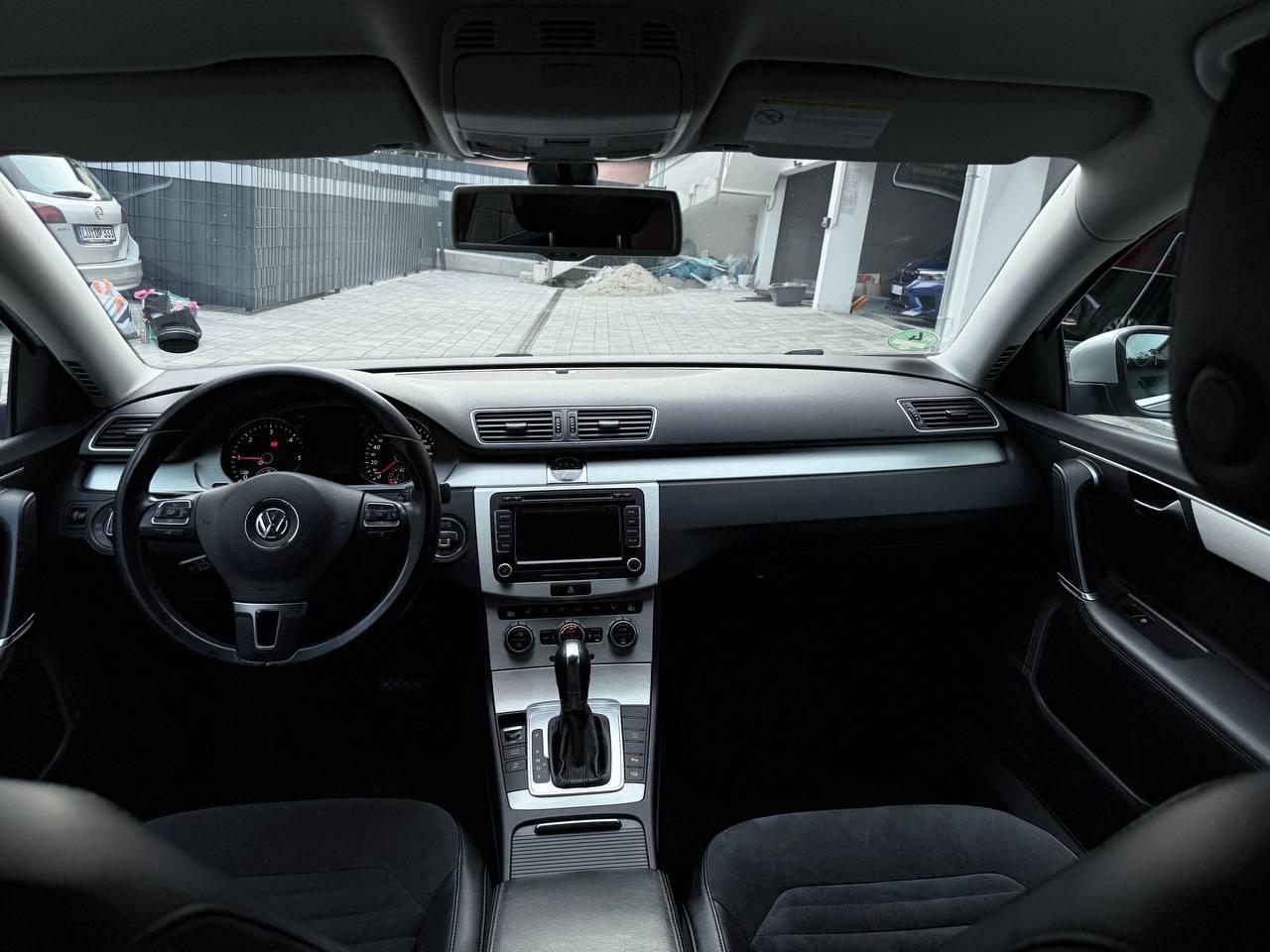 Volkswagen Passat 2012 — photo 12