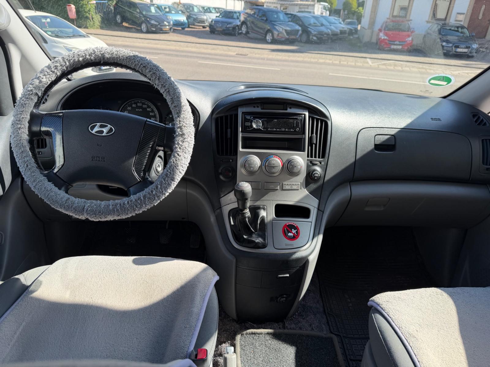 Hyundai H-1 Kasten 8 SITZER TUV 10/2026