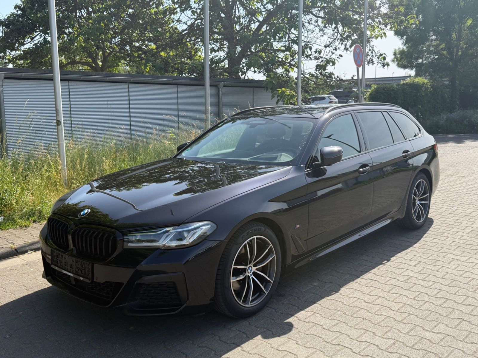 BMW 520 d M-Sport LASER*HUD*KAMERA*AHK*HiFi*1. HAND*