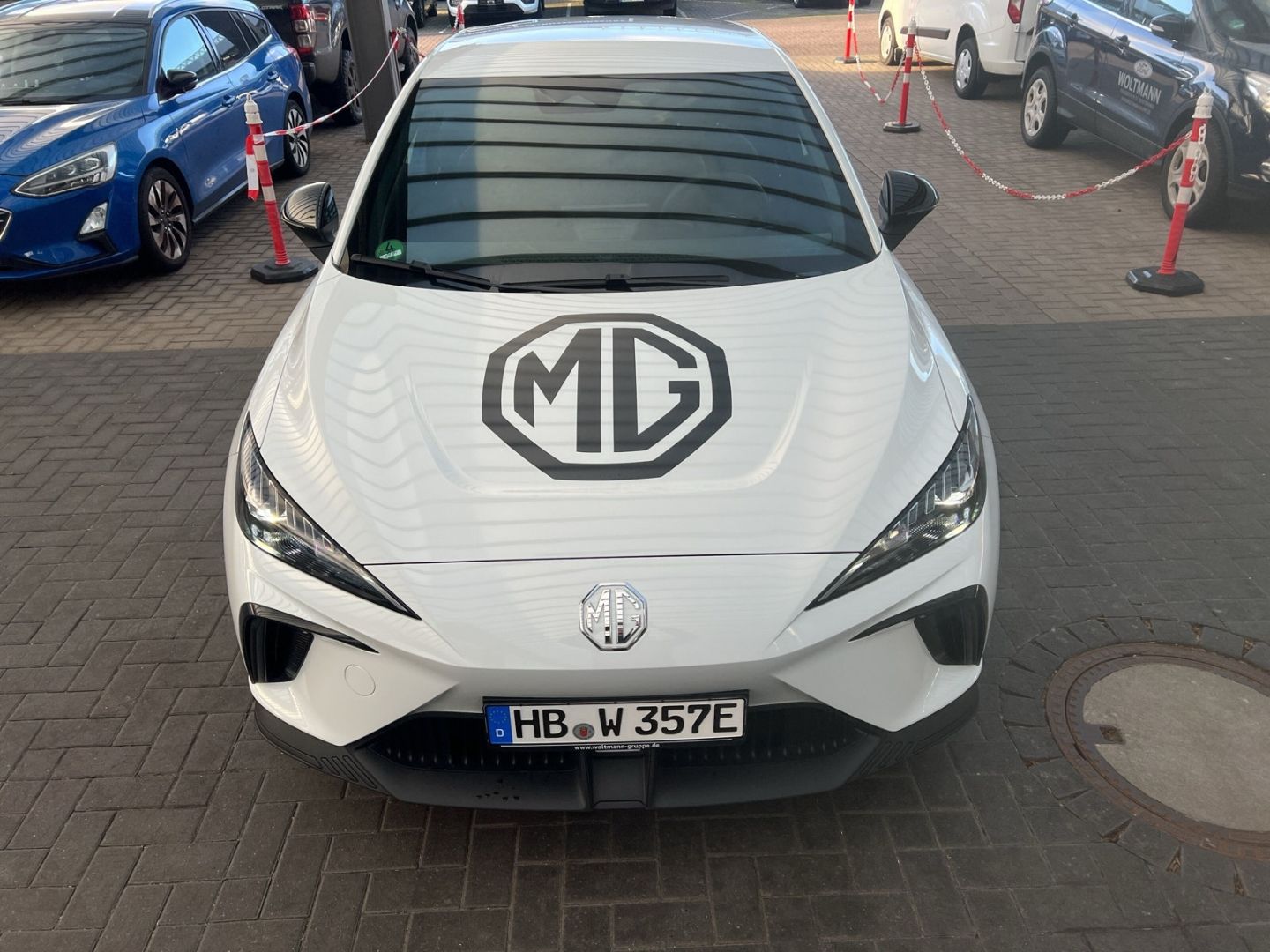 Fahrzeugabbildung MG MG4 51kWh STD Navi Soundsystem LED ACC Apple Car