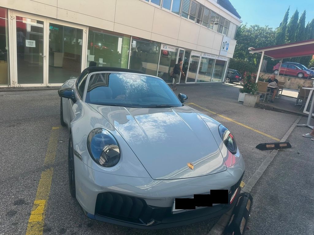Image of Porsche 992