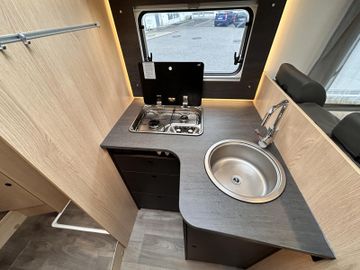 Sunlight Adventure T 68 8G-Autom Hubbett SAT Navi Kamera